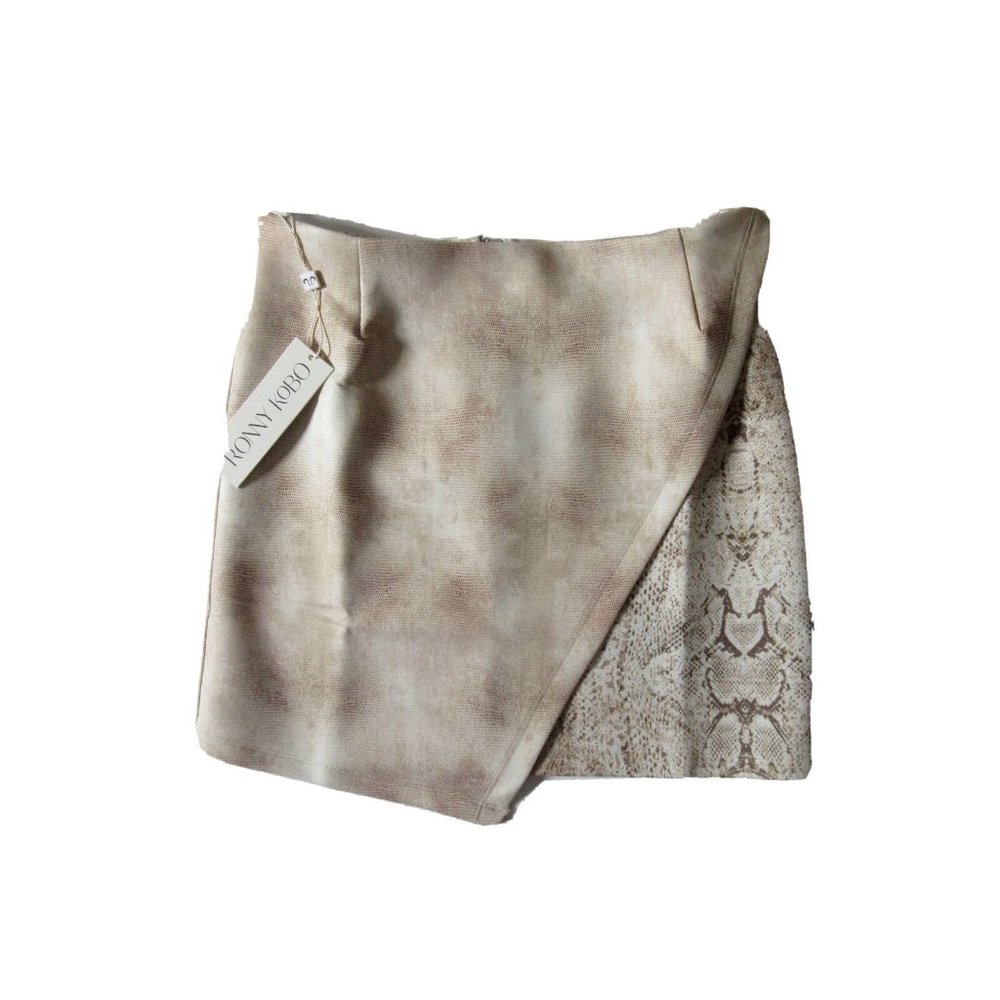 Ronny Kobo Jolinda skirt as seen on Taylor Swift